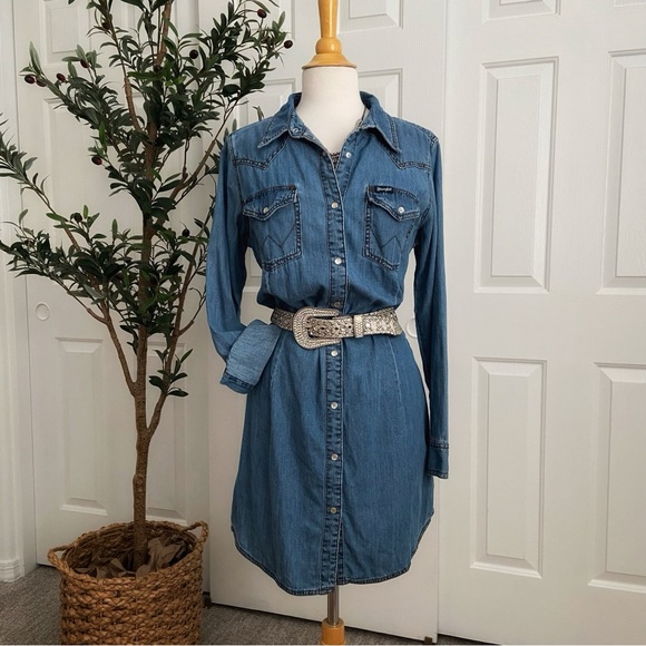 Wrangler Retro Pearl Snap Denim Belted Dress (matching denim belt included) - Picture 2 of 14